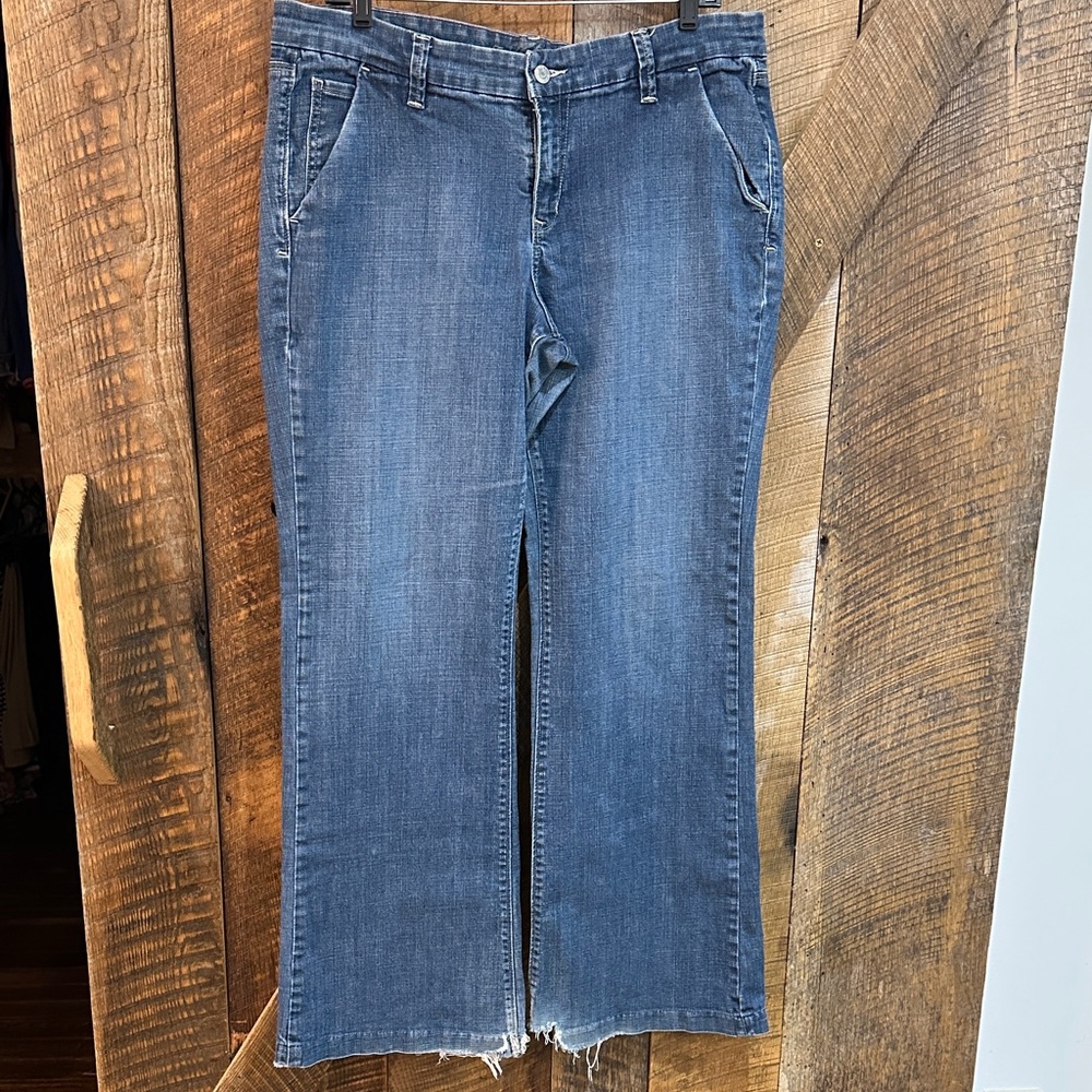 Women’s Old Navy The Flirt Wide Leg Jeans Size 14 ~D3